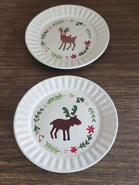 White Holiday Deer Ceramic Appetizer/ Dessert /Snack Plate - Set of 2